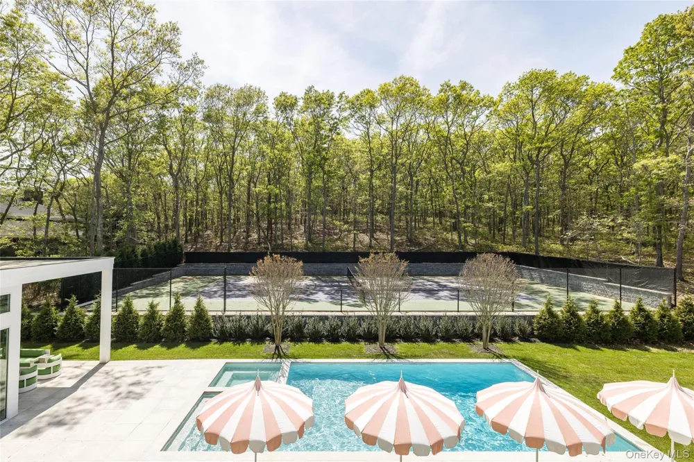 1552 Deerfield Road Water Mill, NY 11976