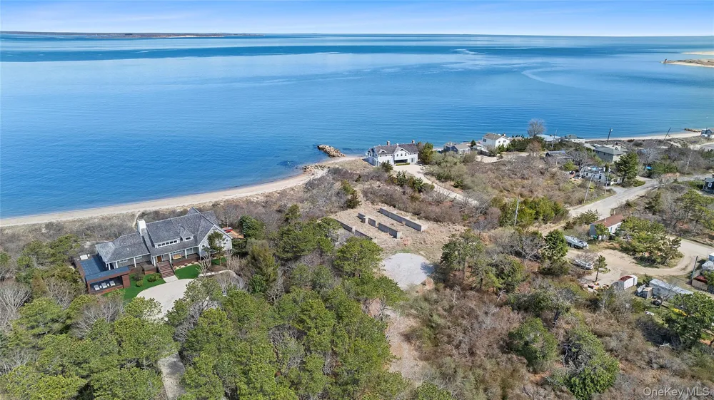 623 Lazy Point Road Amagansett, NY 11930