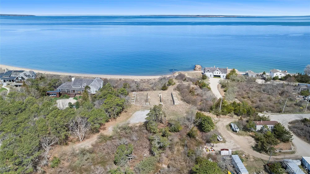 623 Lazy Point Road Amagansett, NY 11930