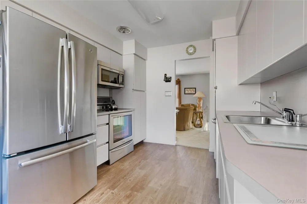 613 Smith Place Oceanside, NY 11572