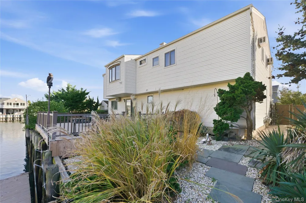 613 Smith Place Oceanside, NY 11572