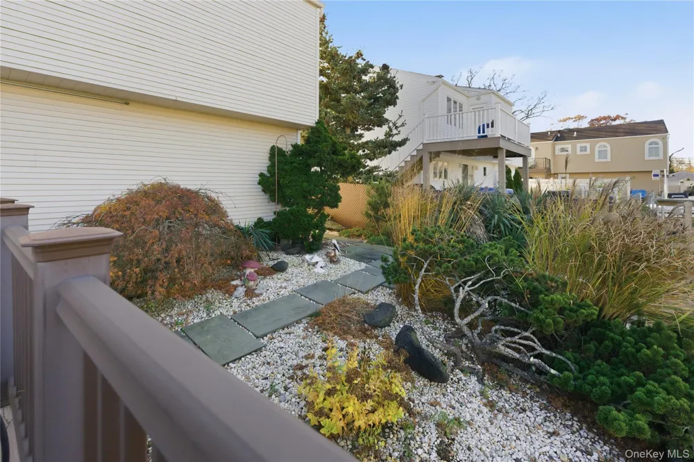 613 Smith Place Oceanside, NY 11572