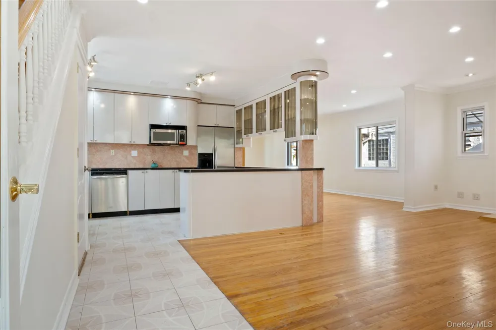 73-33 188th Street Fresh Meadows, NY 11366