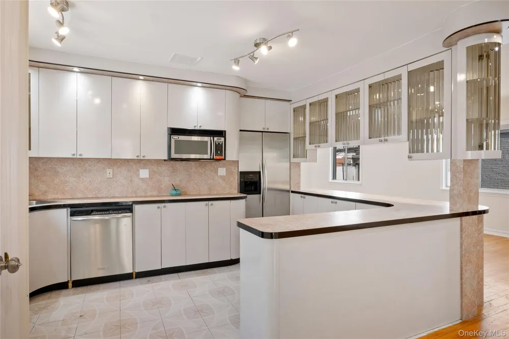 73-33 188th Street Fresh Meadows, NY 11366