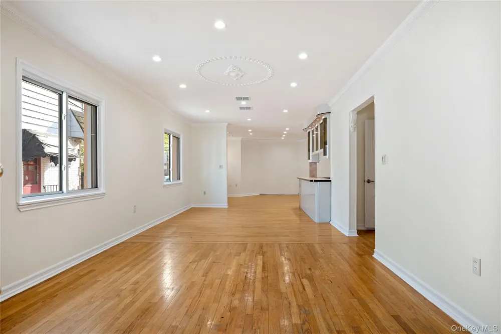 73-33 188th Street Fresh Meadows, NY 11366