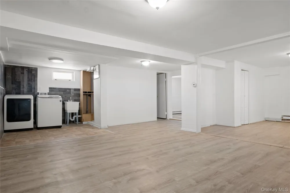 73-33 188th Street Fresh Meadows, NY 11366