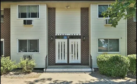 9G Blue Hill Commons Drive