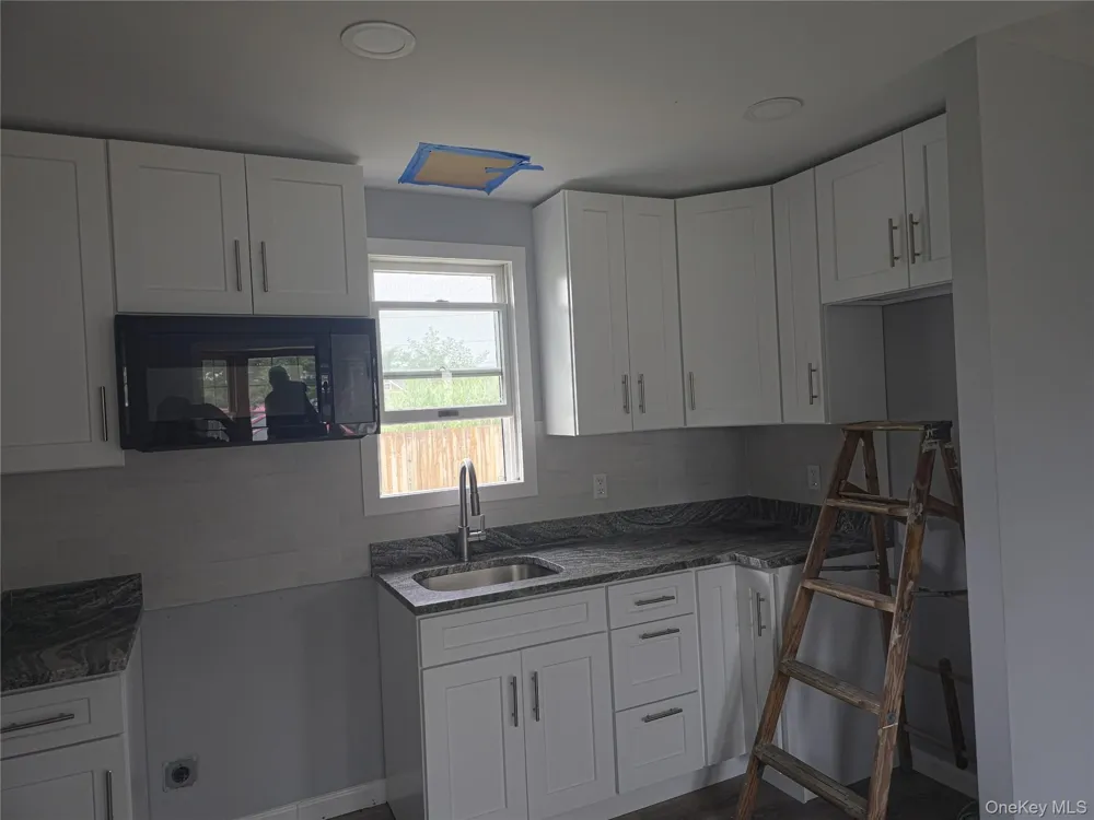 17 Bayport Road Mastic Beach, NY 11951