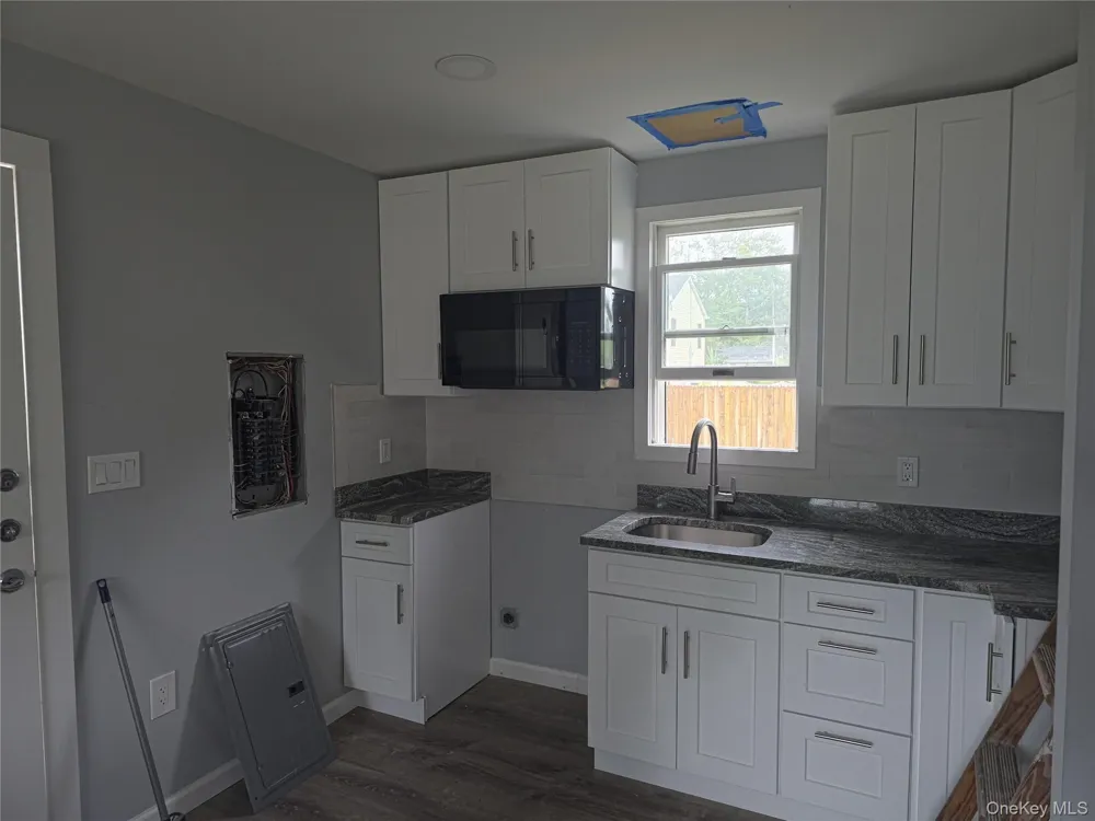 17 Bayport Road Mastic Beach, NY 11951