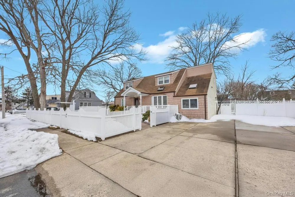 361 S 16th Street Lindenhurst, NY 11757