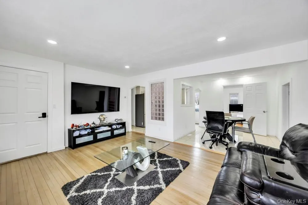 361 S 16th Street Lindenhurst, NY 11757