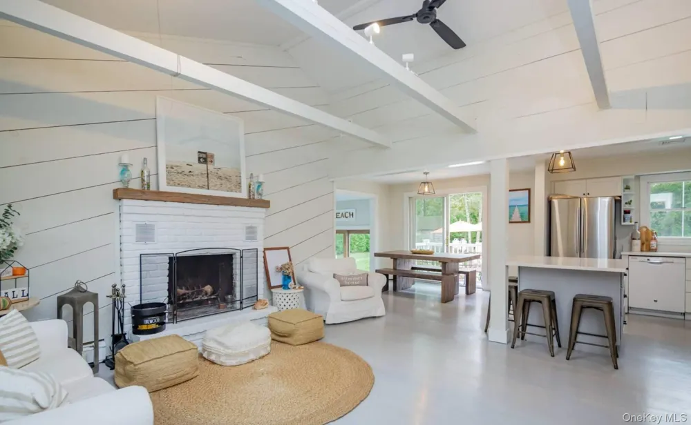 45 Sherwood Road Hampton Bays, NY 11946