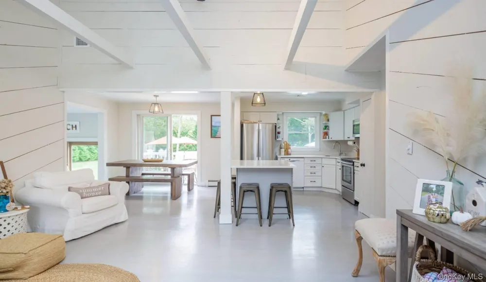 45 Sherwood Road Hampton Bays, NY 11946