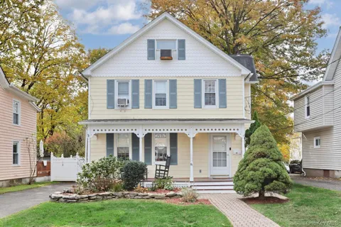 81 E Maple Avenue