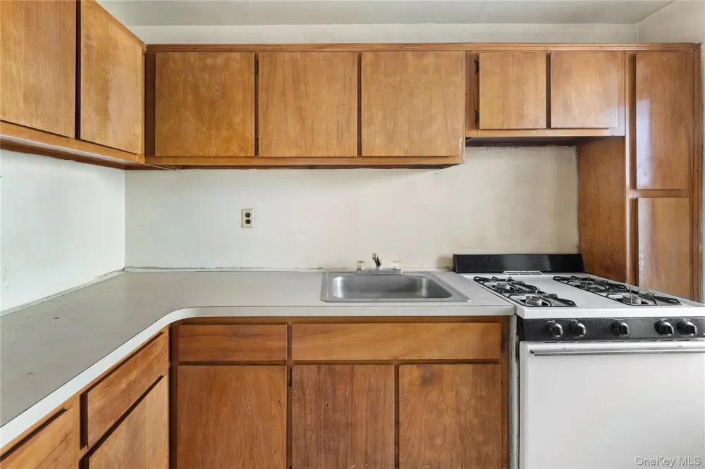 370 Westchester Avenue #2N Port Chester, NY 10573