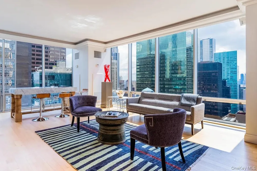 641 5th Avenue #33D New York (Manhattan), NY 10022