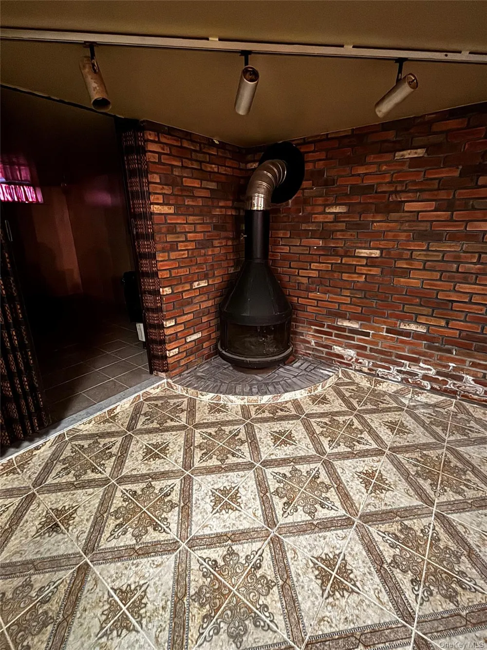 85-32 68th Avenue Rego Park, NY 11374