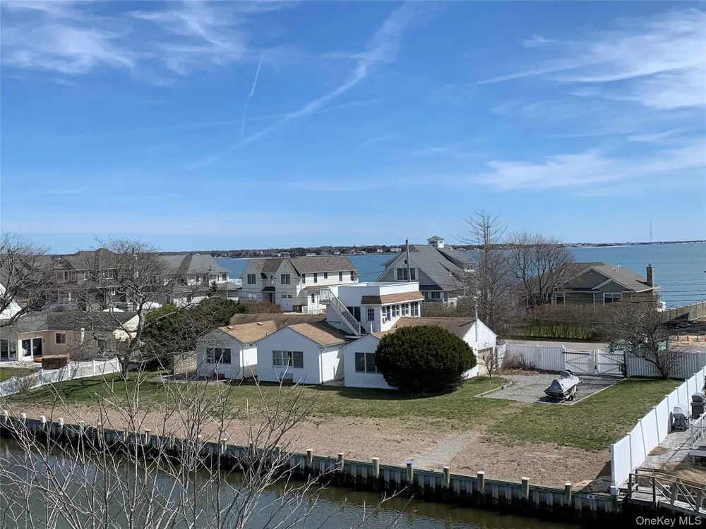 12 Shinnecock Road East Quogue, NY 11942