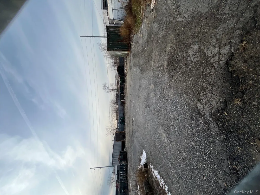 4186-4200 Industrial Place Island Park, NY 11558