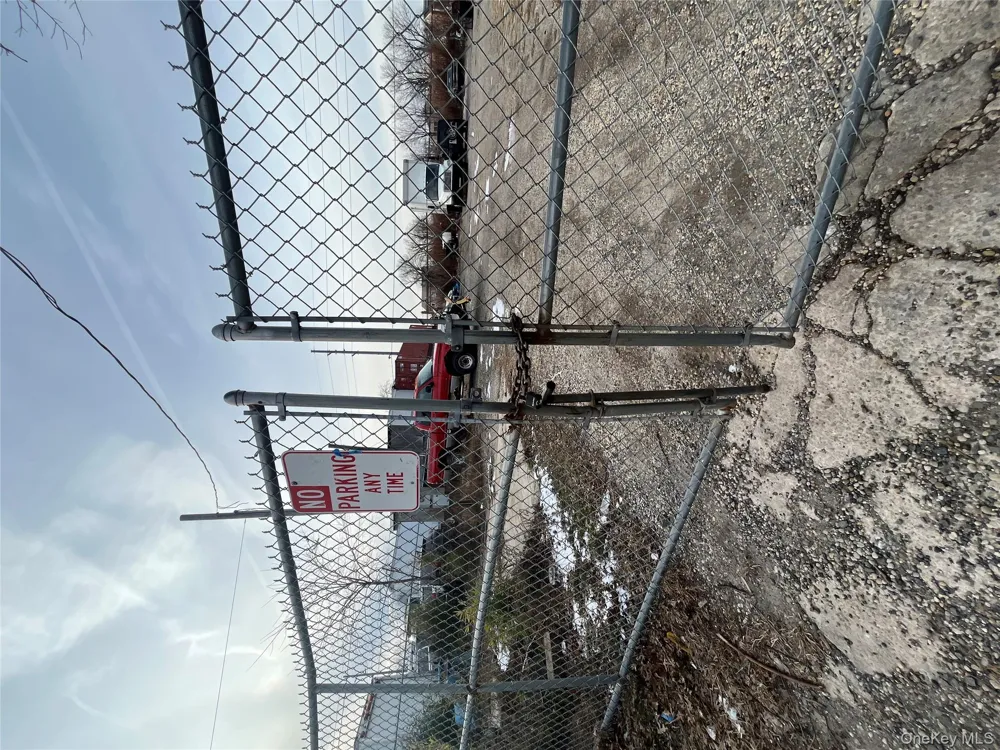4186-4200 Industrial Place Island Park, NY 11558