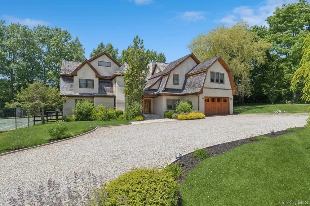 1366 Scuttle Hole Road Water Mill, NY 11976