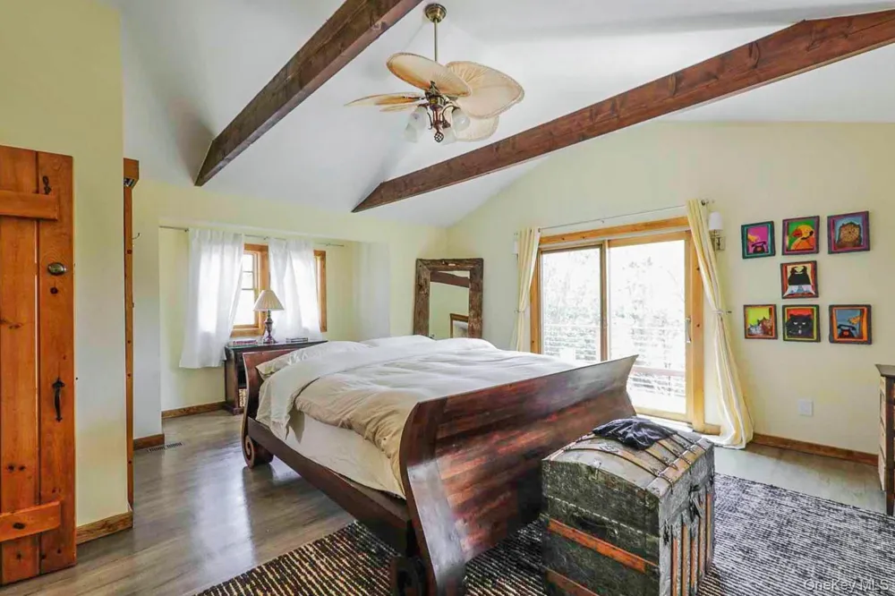1366 Scuttle Hole Road Water Mill, NY 11976