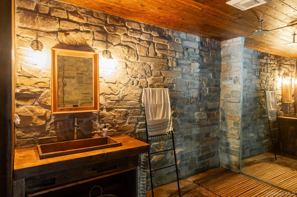 4-6 Old Primrose Hill Road Rhinebeck, NY 12572