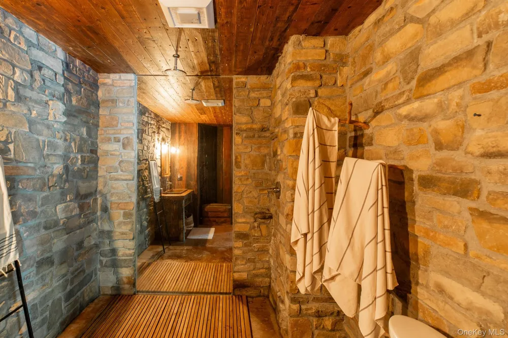 4-6 Old Primrose Hill Road Rhinebeck, NY 12572