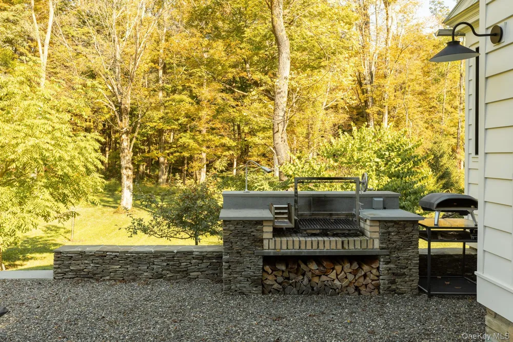 4-6 Old Primrose Hill Road Rhinebeck, NY 12572