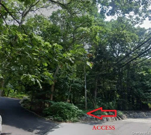 28 Rocky Hill Road Mount Sinai, NY 11766