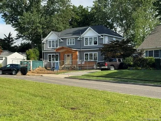 9 Van Sise Court Syosset, NY 11791