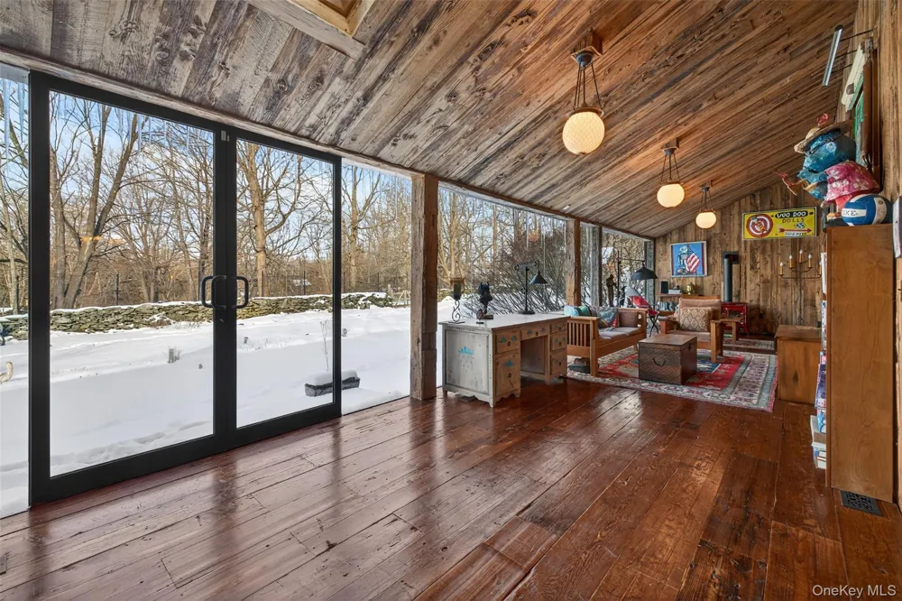101 Drake Road Pleasant Valley, NY 12569