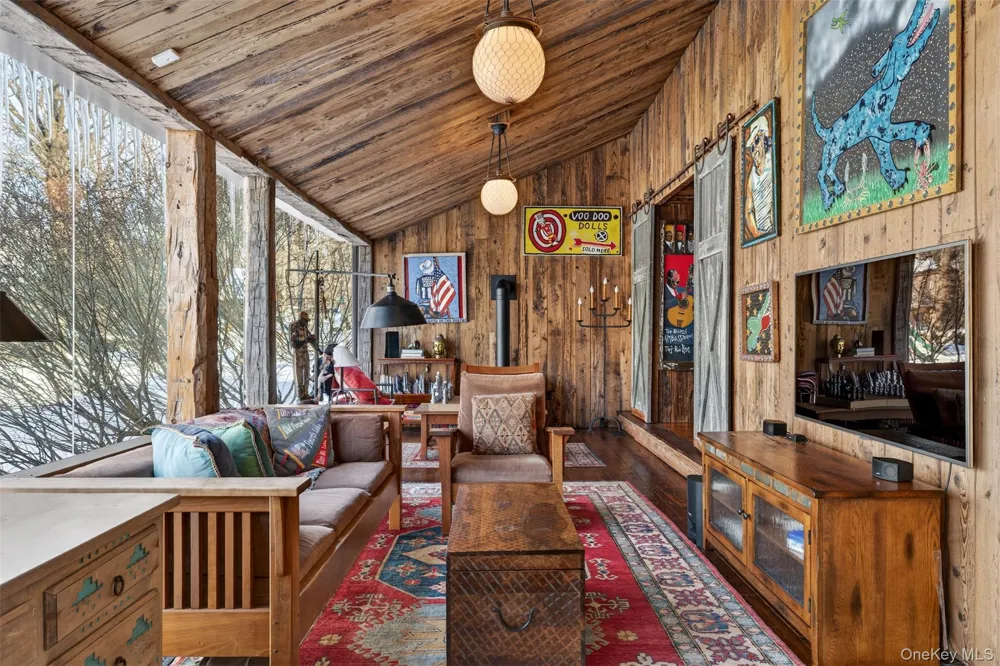101 Drake Road Pleasant Valley, NY 12569