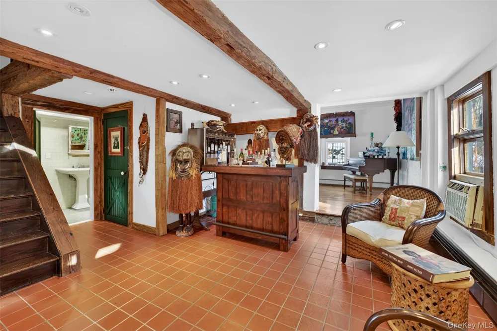 101 Drake Road Pleasant Valley, NY 12569