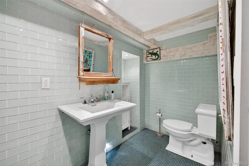 101 Drake Road Pleasant Valley, NY 12569