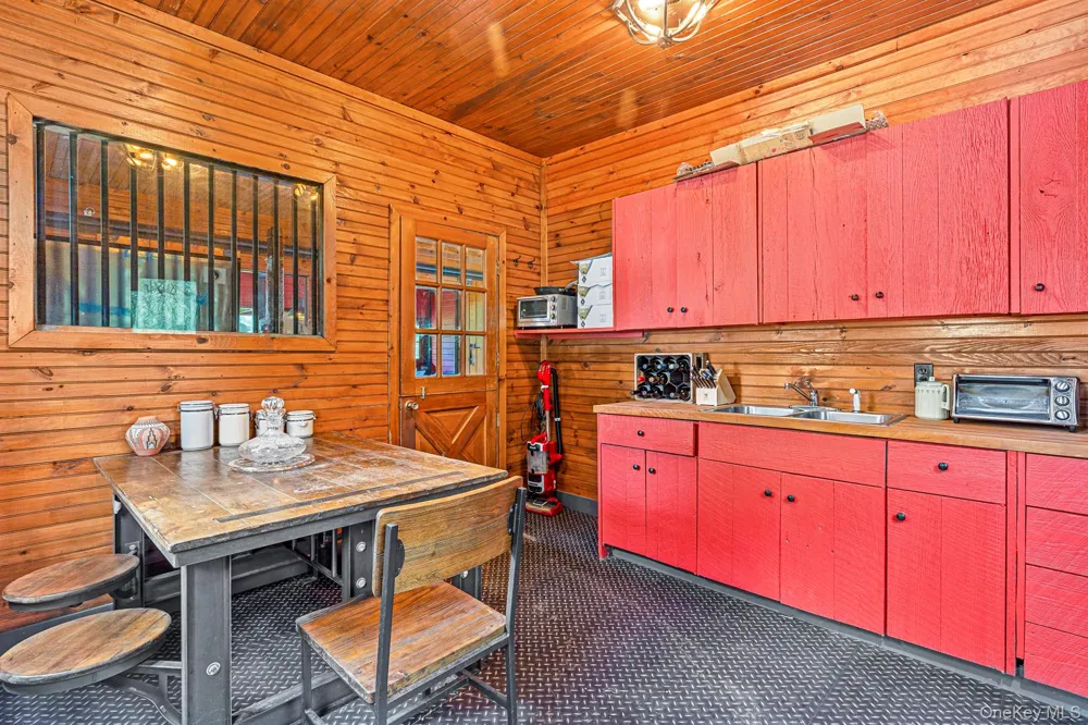 101 Drake Road Pleasant Valley, NY 12569