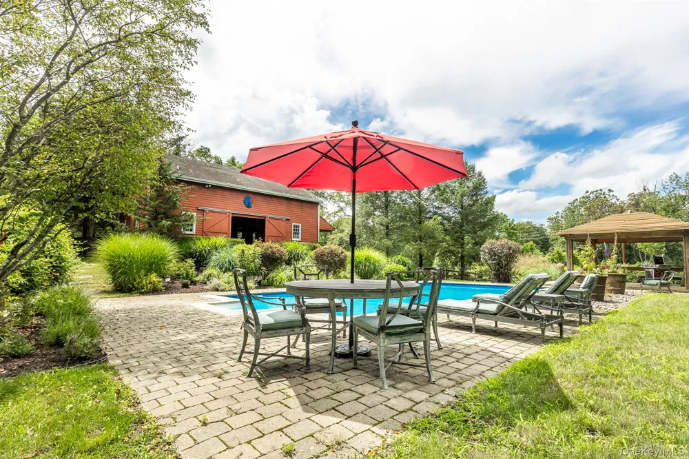 101 Drake Road Pleasant Valley, NY 12569