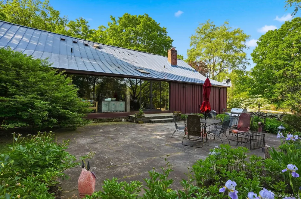 101 Drake Road Pleasant Valley, NY 12569