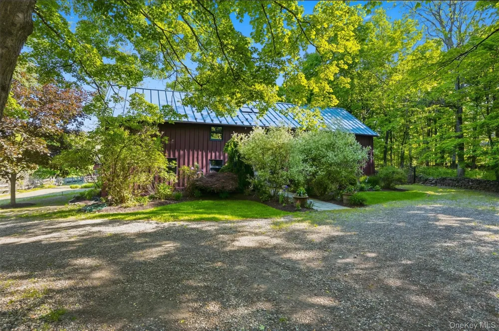 101 Drake Road Pleasant Valley, NY 12569