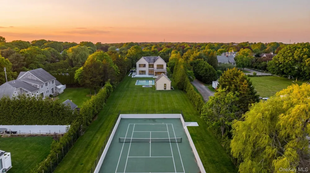 50 Tuckahoe Lane Southampton, NY 11968