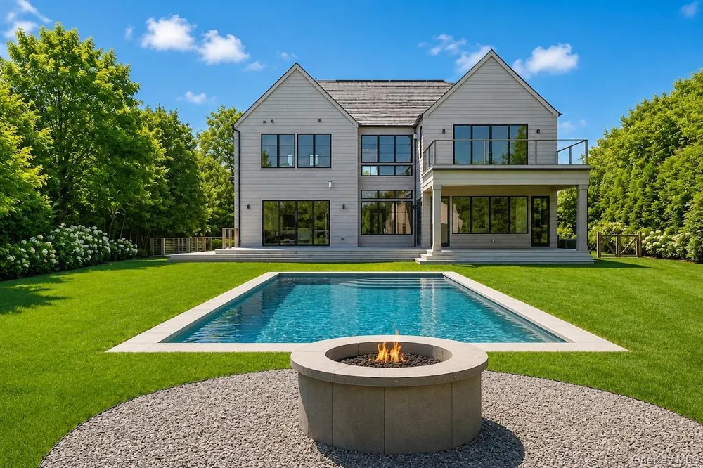 50 Tuckahoe Lane Southampton, NY 11968