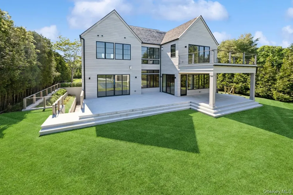 50 Tuckahoe Lane Southampton, NY 11968