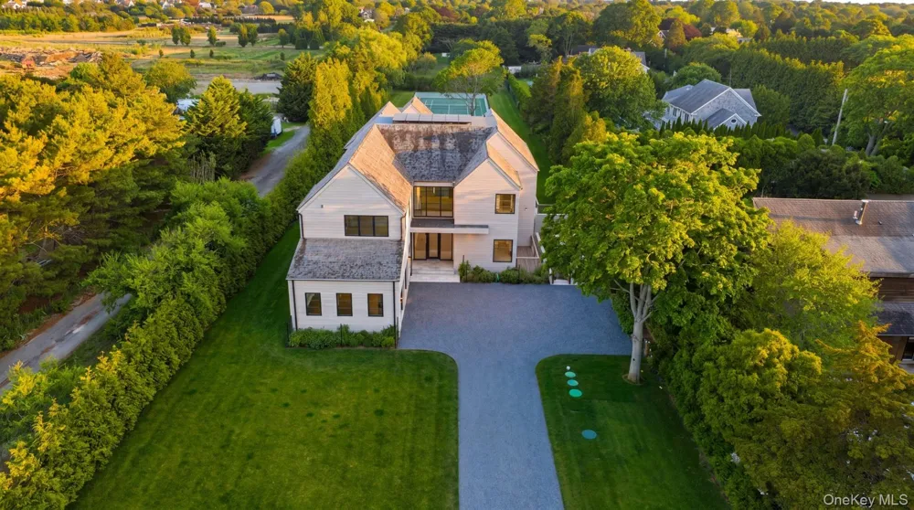 50 Tuckahoe Lane Southampton, NY 11968