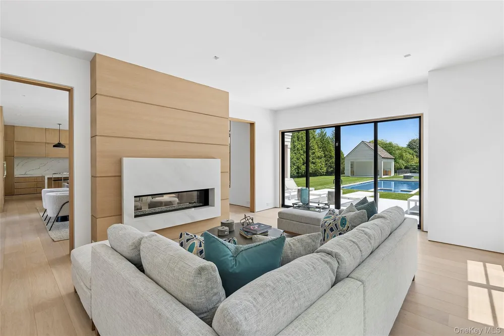 50 Tuckahoe Lane Southampton, NY 11968