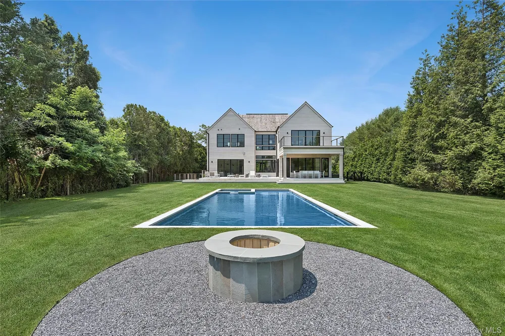 50 Tuckahoe Lane Southampton, NY 11968