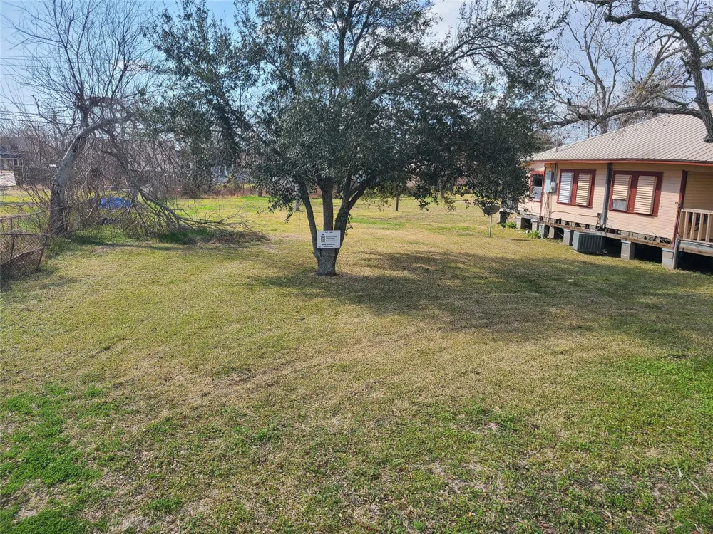 W Broad Street Freeport, TX 77541