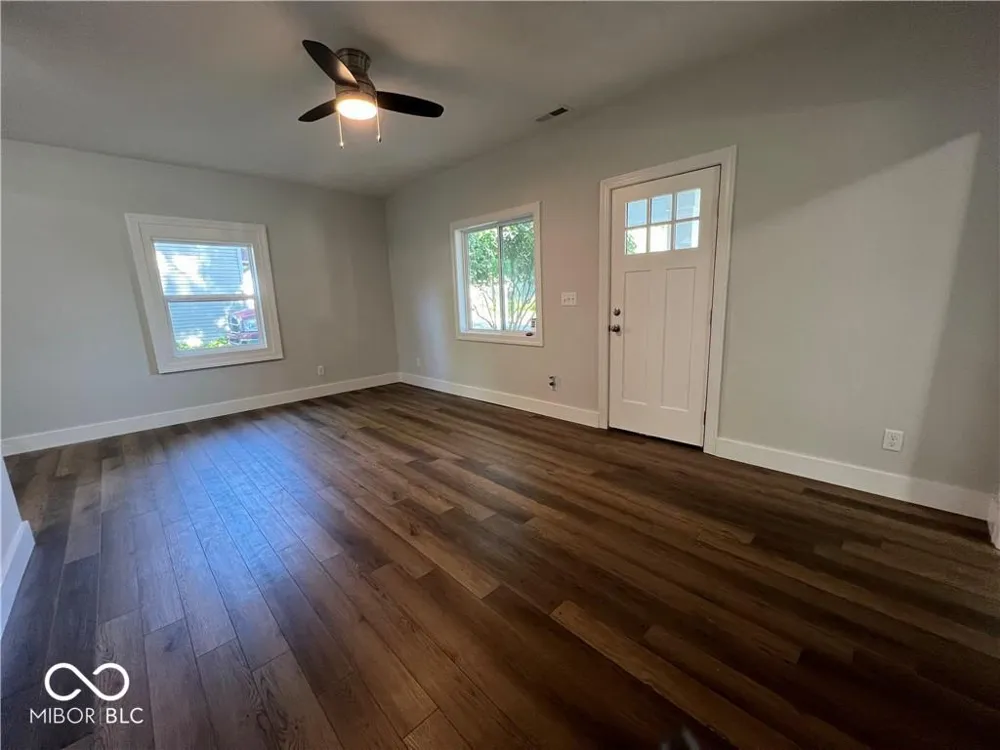 307 E Wall Street Advance, IN 46102