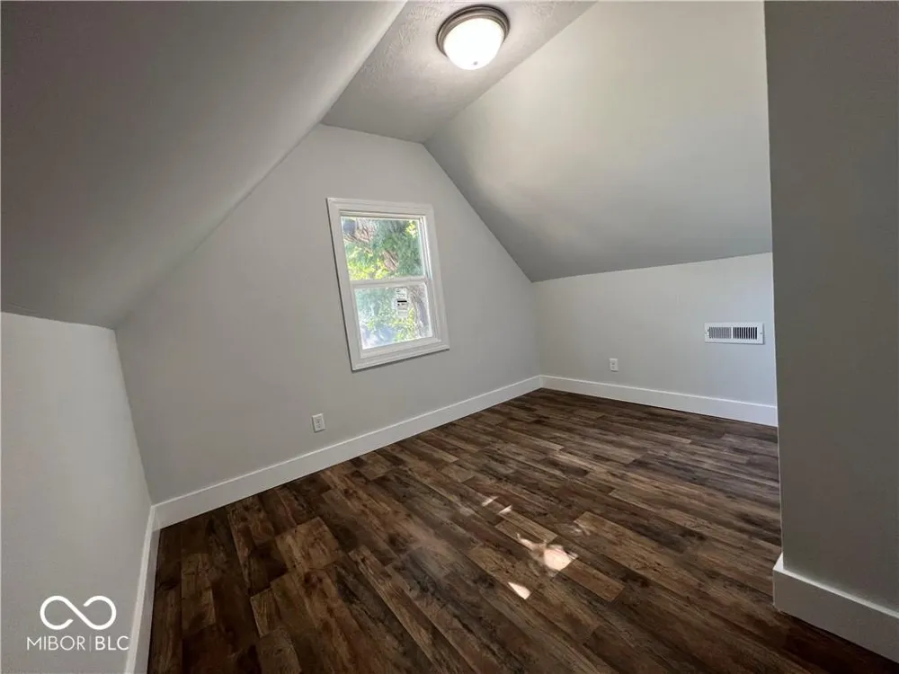 307 E Wall Street Advance, IN 46102