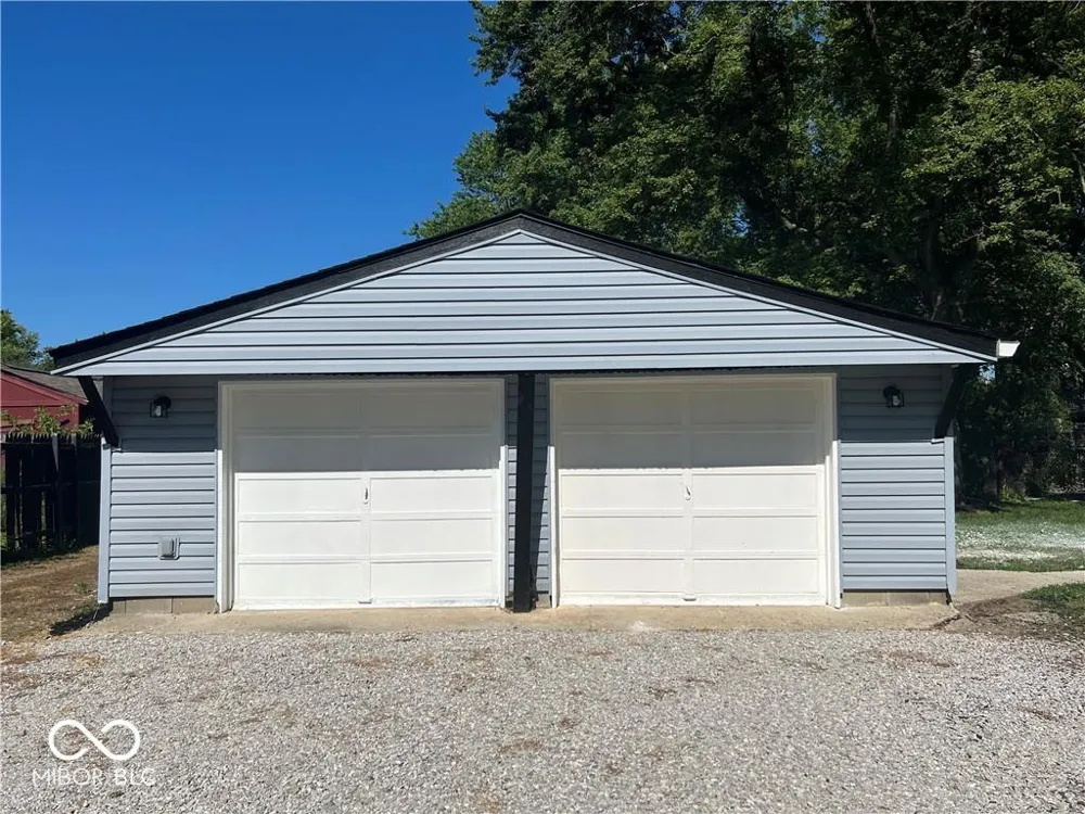307 E Wall Street Advance, IN 46102