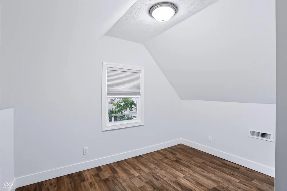 307 E Wall Street Advance, IN 46102